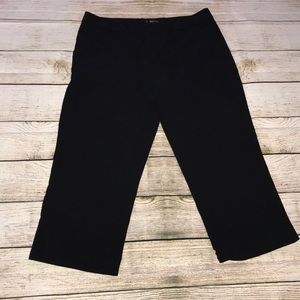 Daisy Fuentes black dress capris